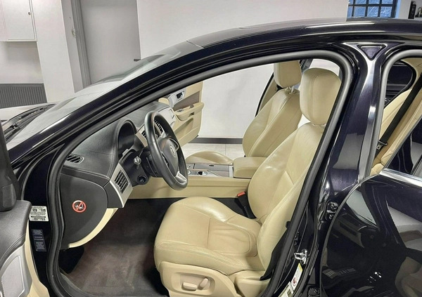 Jaguar XF cena 57900 przebieg: 106000, rok produkcji 2012 z Suchedniów małe 631